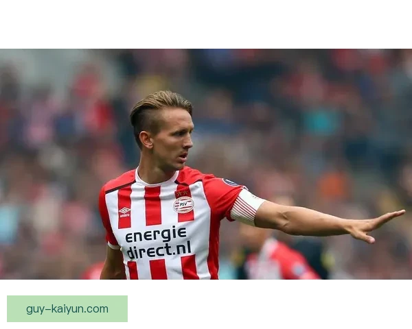 埃因霍温战术解析