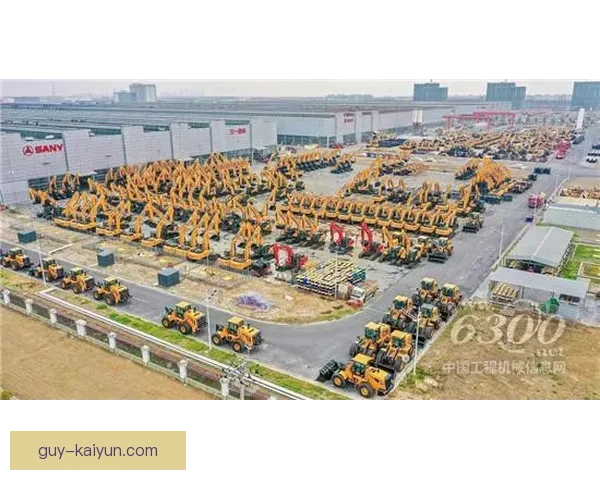 梅西在巴塞罗那一线队首秀后的表现备受关注，带来期待与希望