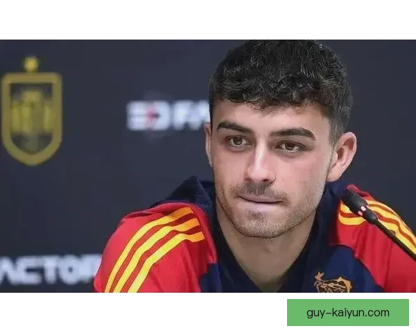 佩德里任意球得分表现稳健，展现年轻球员的潜力与实力